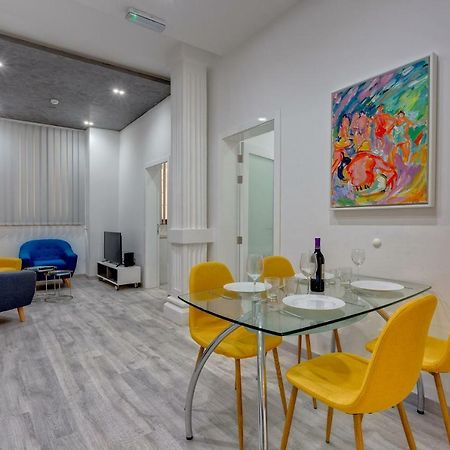 Stylish 3Br Apartment, Fantastic Location In Sliema Luaran gambar