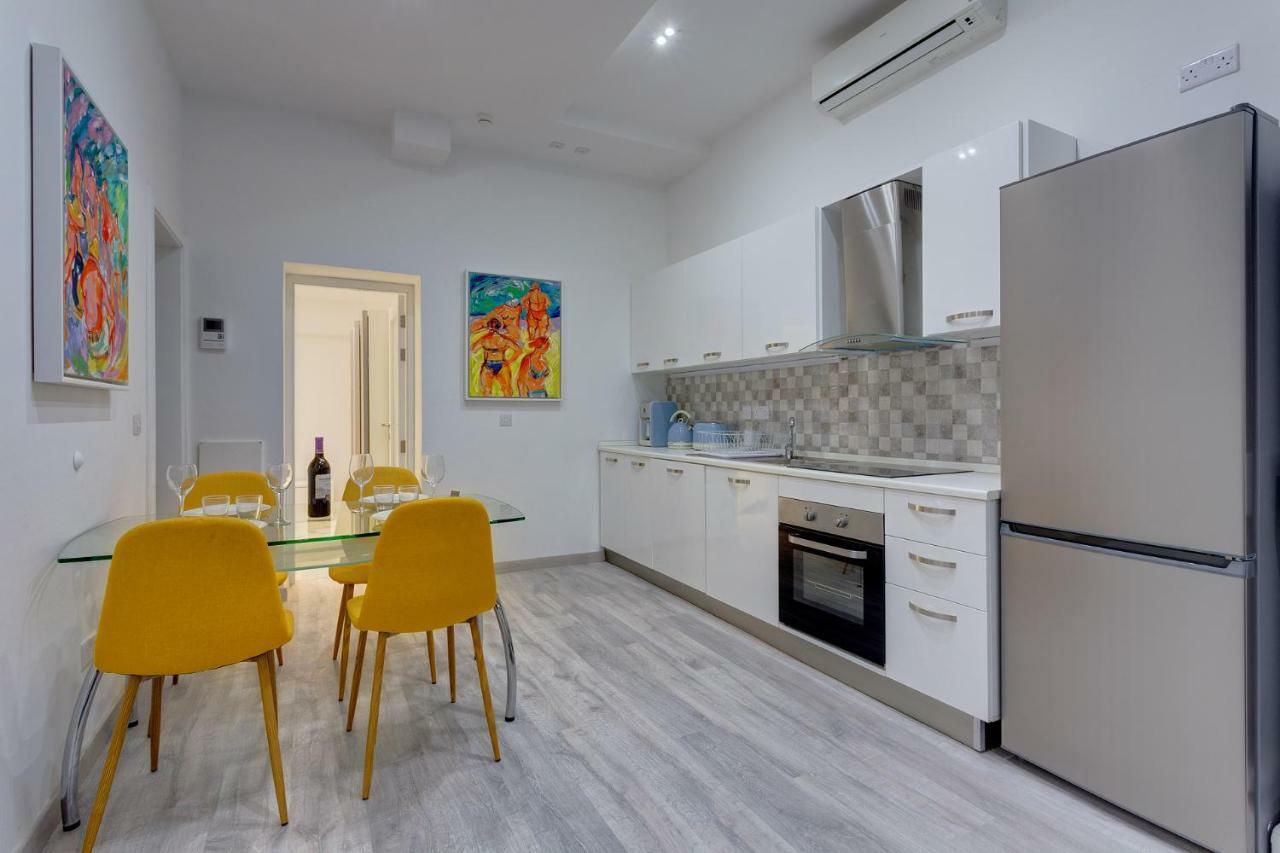 Stylish 3Br Apartment, Fantastic Location In Sliema Luaran gambar